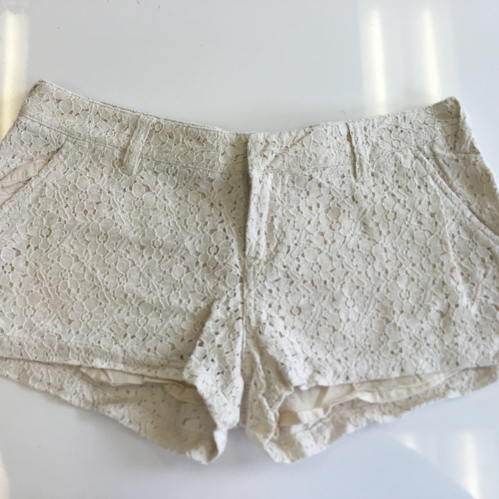 VOLCOM Cream LACE Shorts SIZE 3